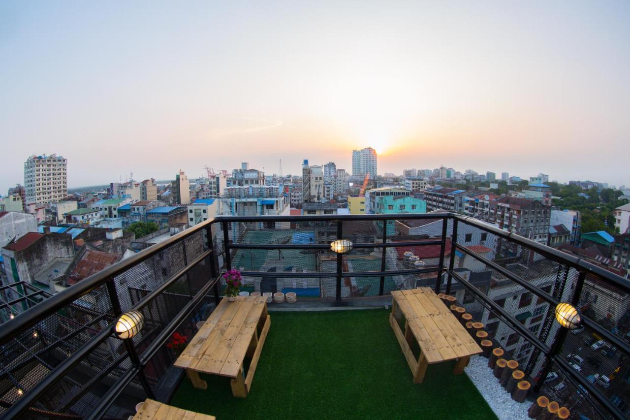 The Lodge Yangon Hostel Exterior foto